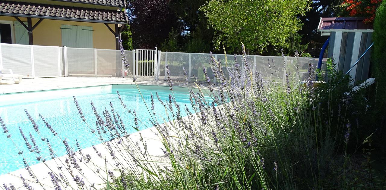 Le Relais Des Tuileries Hotel Sereilhac Exterior photo